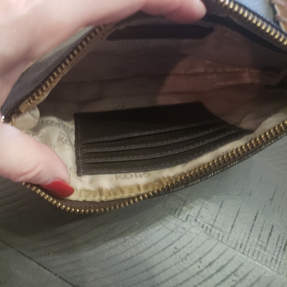 Authentic Signature Michael Kors Wristlet! - Picture 4 of 5